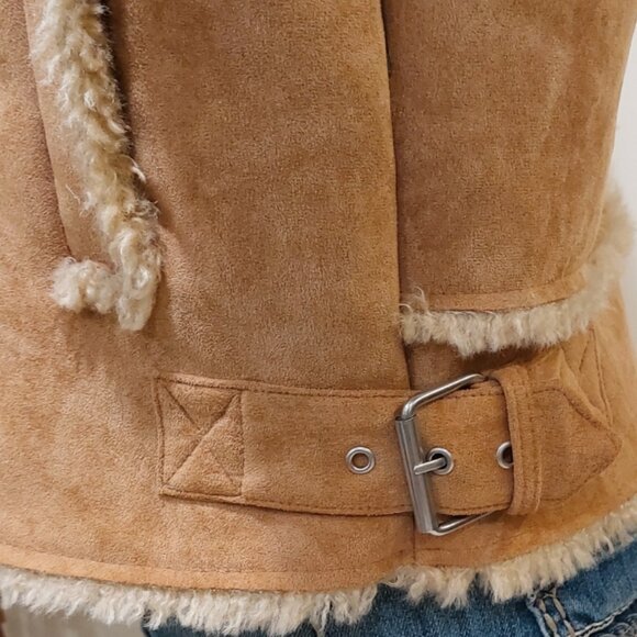 💋STUNNING!💋CHIC ATTITUDE Shearling Suede Cropped Double-Breasted Coat in Camel - Picture 10 of 16
